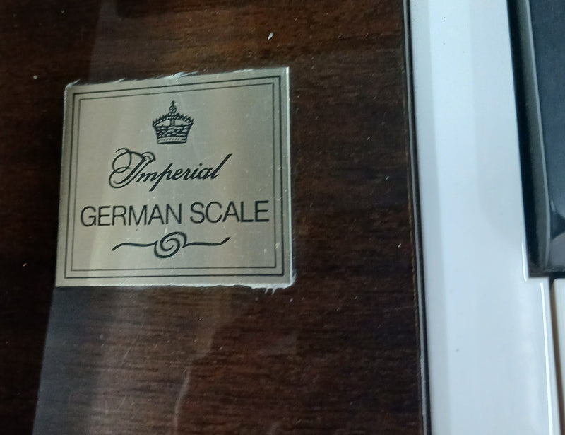 SAMICK IMPERIAL GERMAN SCALE UPRIGHT PIANO (REFURBISHED) - SECOND HAND