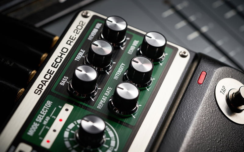 BOSS (RE-202) FLAGSHIP COMPACT SPACE ECHO EFFECTS PEDAL